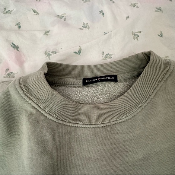 Brandy Melville Erica Crewneck - Picture 2 of 3